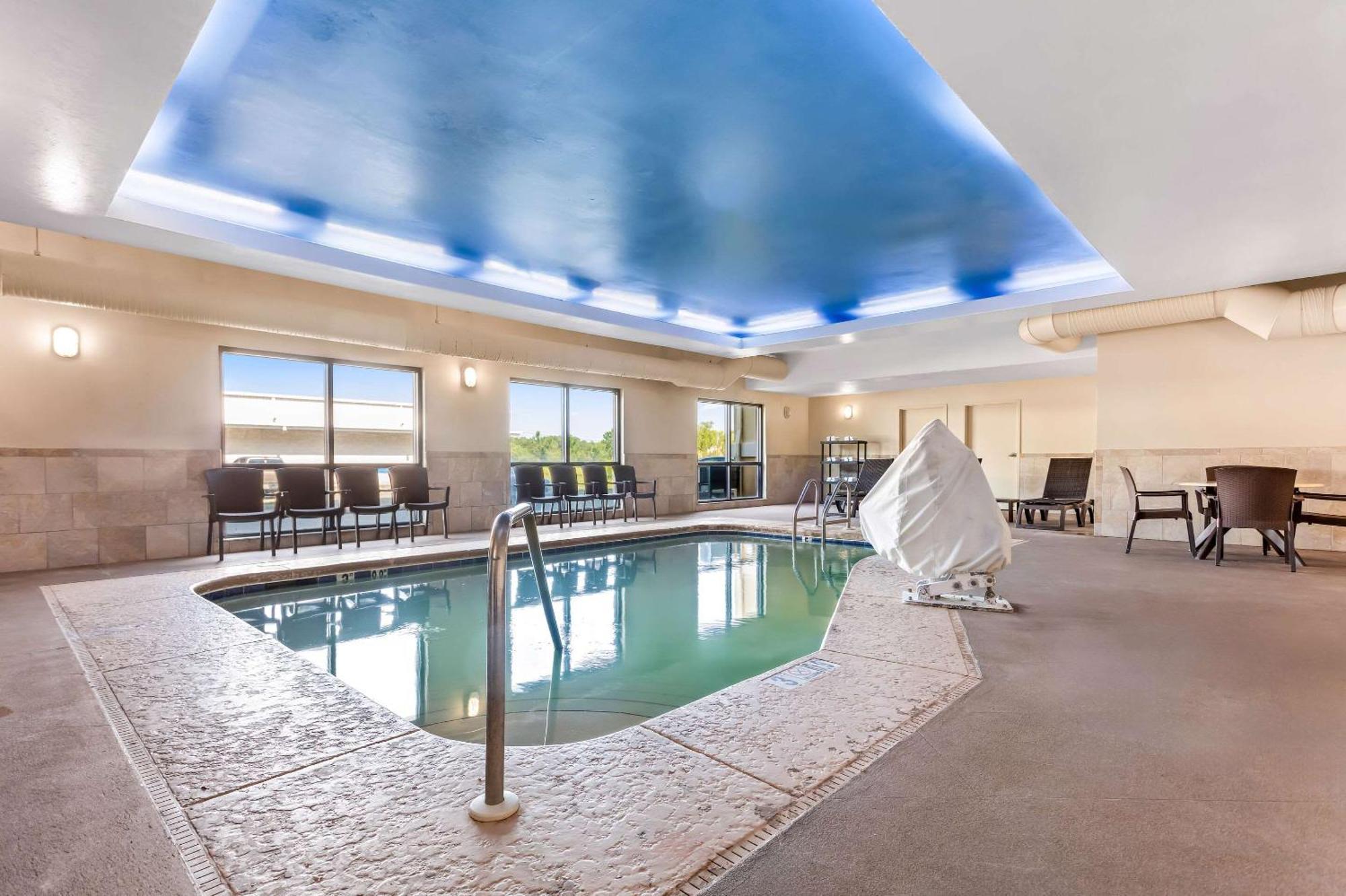 Comfort Suites Gulfport Exteriör bild